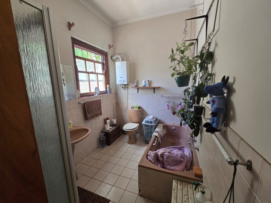 4 Bedroom Property for Sale in Lemoenkloof Western Cape